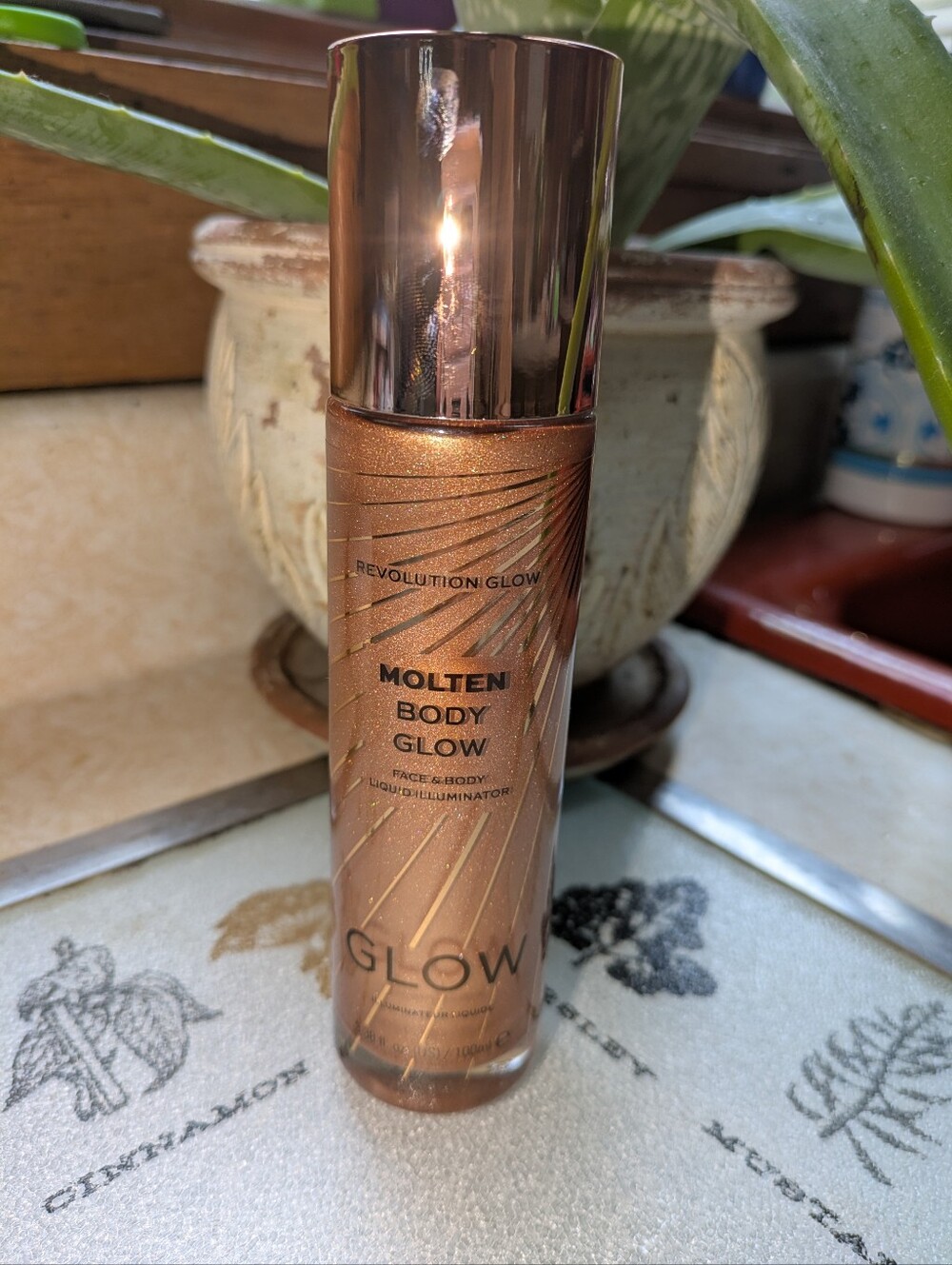 NEW Molten Body Glow Liquid Bronzer Highlighter/Shade Bronze 100ml